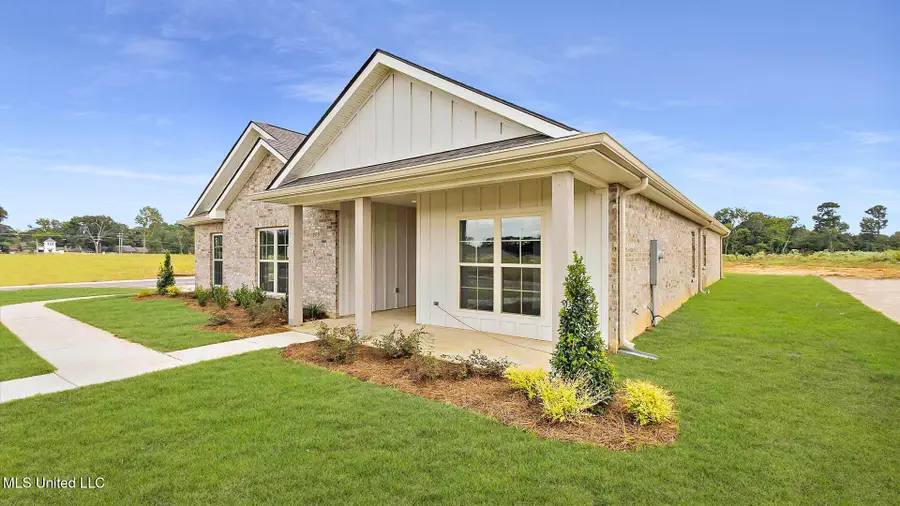 110 Horseshoe Boulevard, Clinton, MS 39056 - Image #2