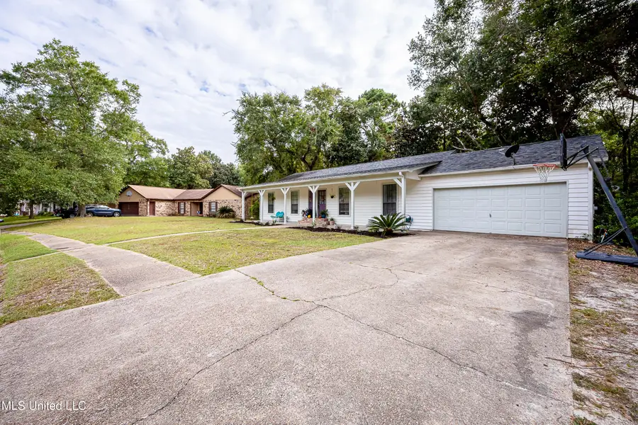 109 Reynolds Circle, Ocean Springs, MS 39564 - Image #2