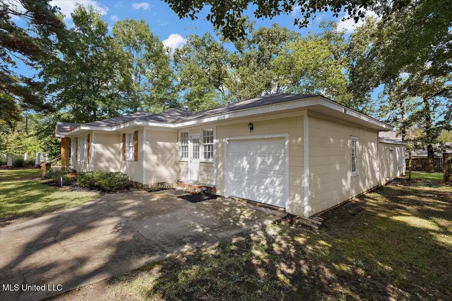 809 Oakwood Drive, Clinton, MS 39056 - Image #3