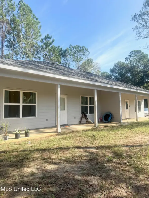 7087-7091 Hancock Drive, Bay Saint Louis, MS 39520