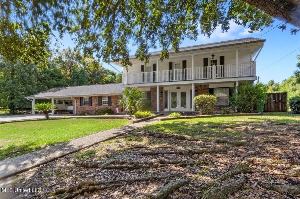518 Sunset Drive, Bay Saint Louis, MS 39520 - Image #1