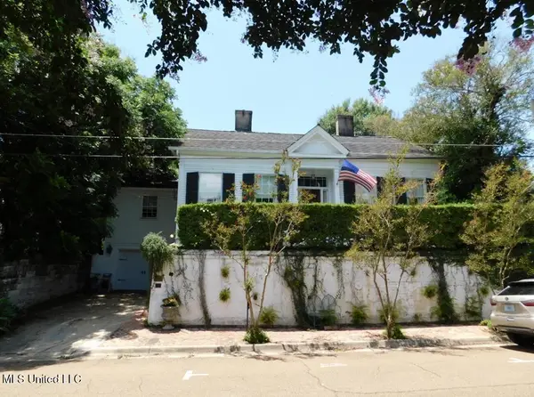 406 Orleans Street, Natchez, MS 39120