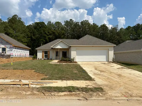 949 Riverside Lane, Pearl, MS 39208