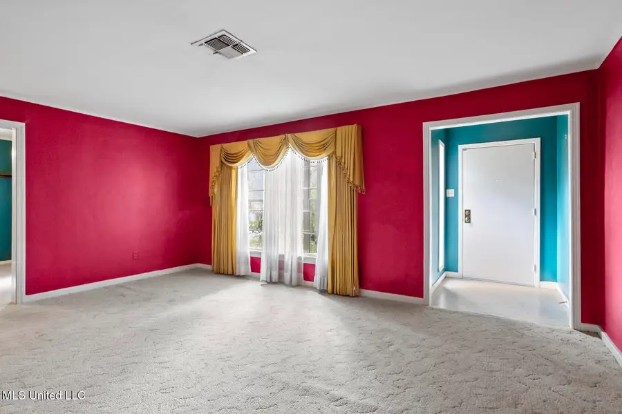213 S Park Drive, Jackson, MS 39211 - Image #3