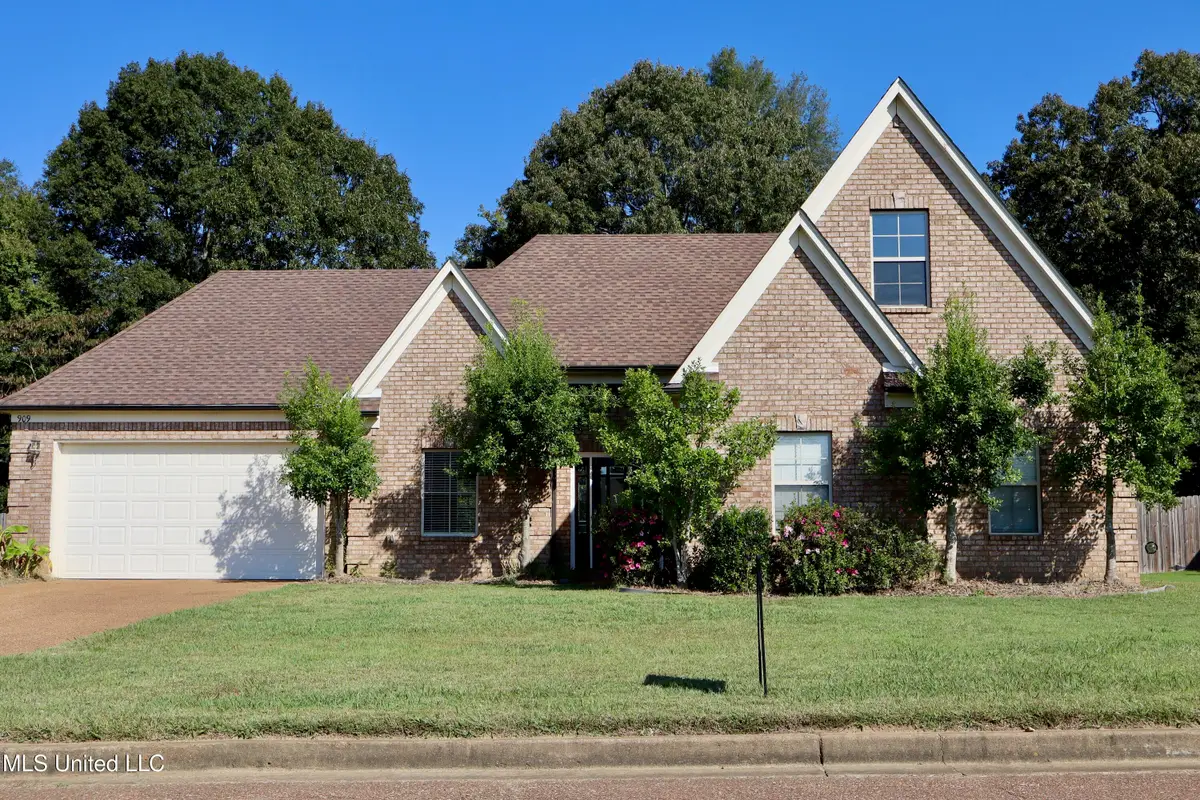 909 Falcon Street, Senatobia, MS 38668 - Image #1