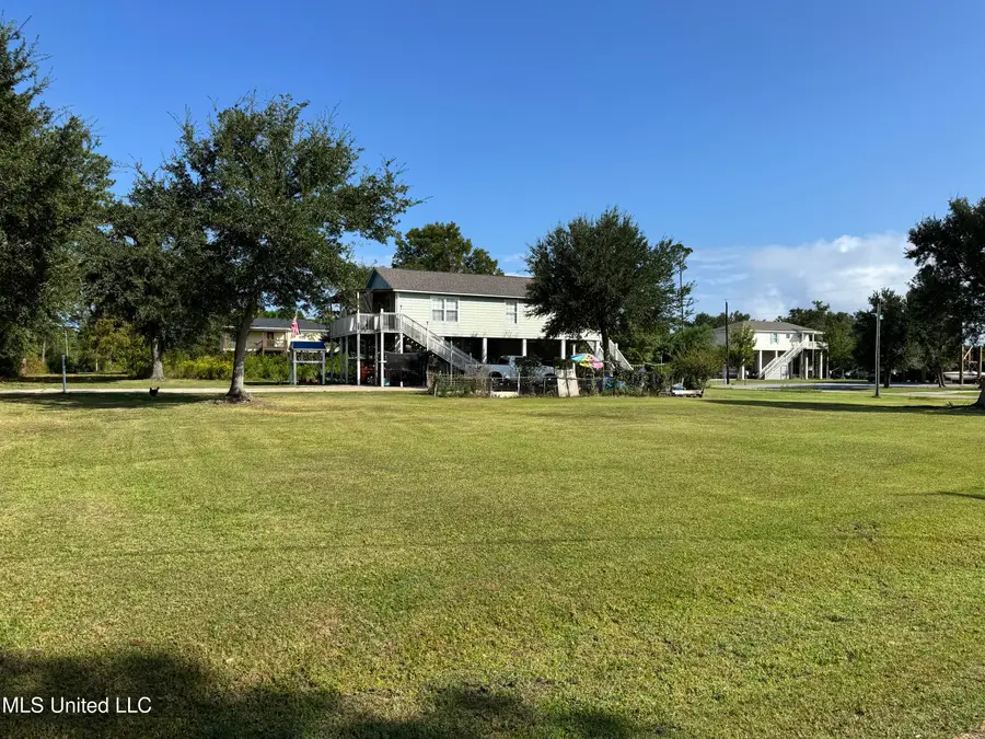 105 Mimosa Street, Pass Christian, MS 39571 - Image #3