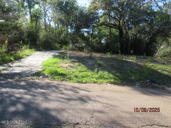 2701 Revere Street, Jackson, MS 39212