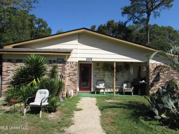 2009 North Street, Gulfport, MS 39507