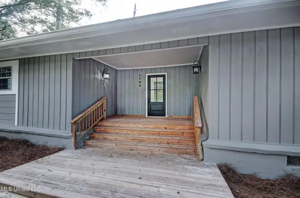 1782 Hillview Drive, Jackson, MS 39211