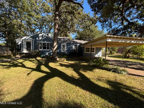 811 Oakwood Drive, Clinton, MS 39056