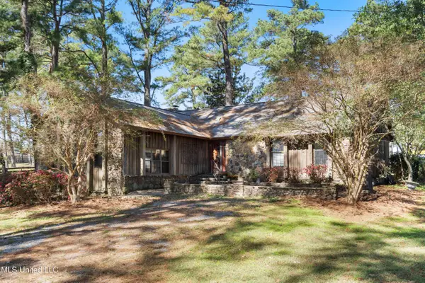 3297 Country Club Road, Senatobia, MS 38668