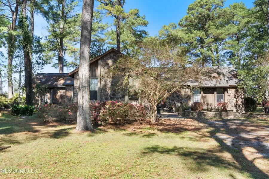 3297 Country Club Road, Senatobia, MS 38668 - Image #3