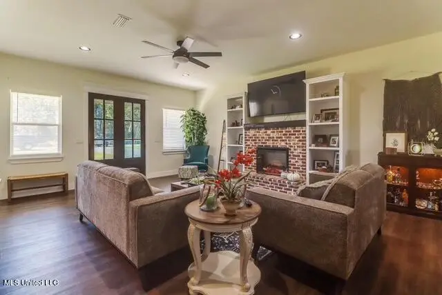 12164 Barton Road, Gulfport, MS 39503 - Image #3