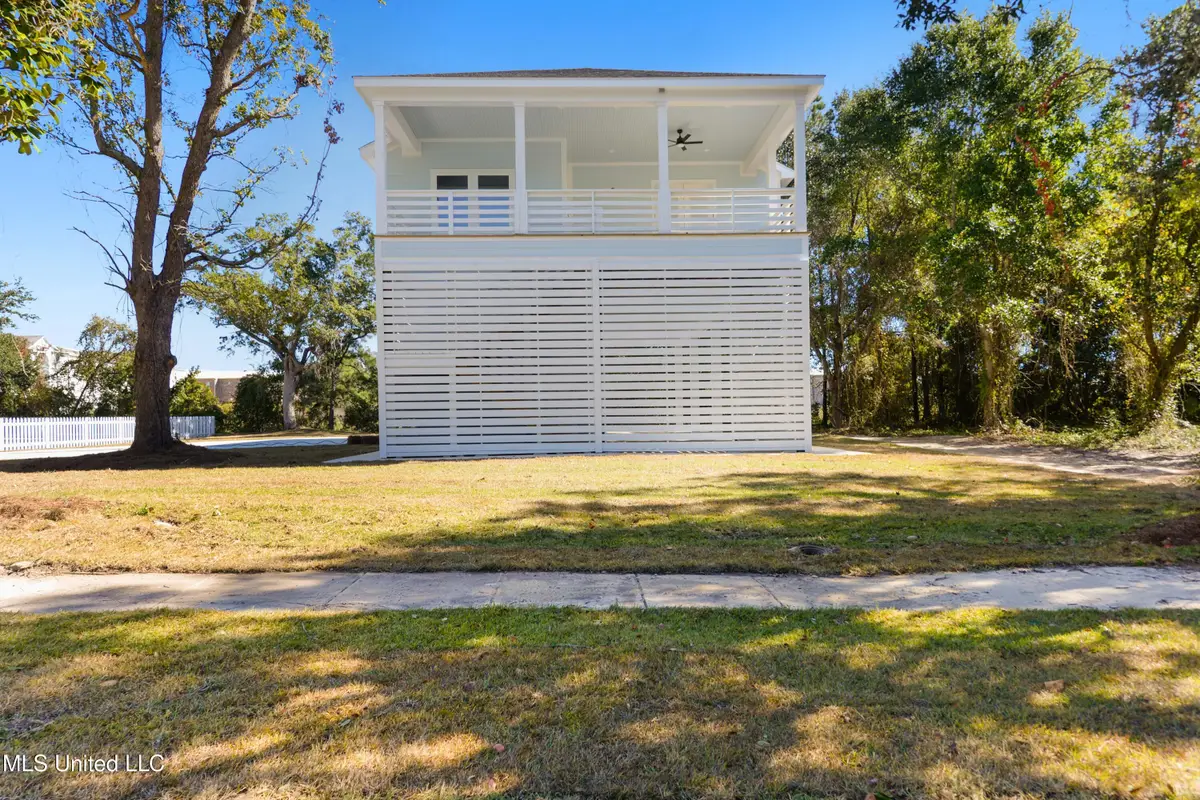 124 Holiday Drive, Pass Christian, MS 39571 - Image #1