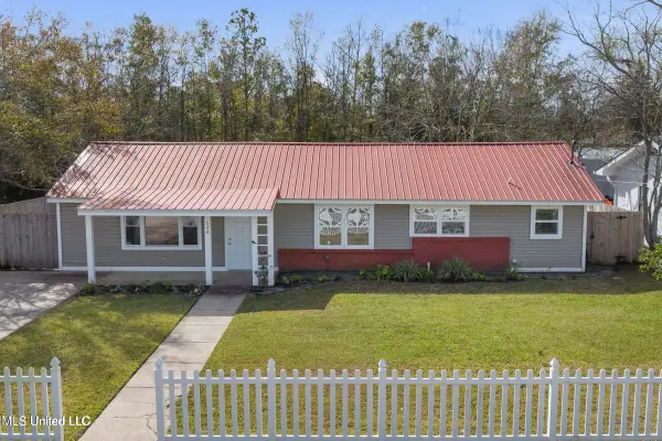 534 Saint John Street, Bay Saint Louis, MS 39520