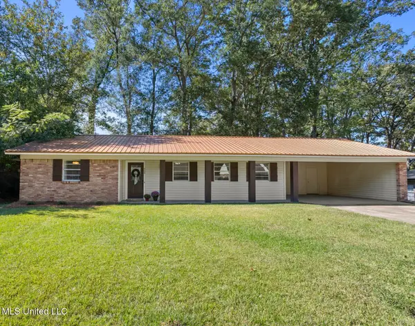 908 Live Oak Drive, Clinton, MS 39056