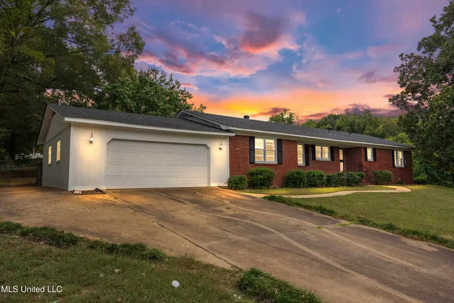 296 Johnson Park, Holly Springs, MS 38635 - Image #3