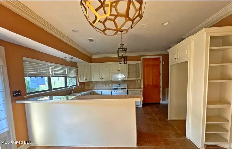 4550 Ridgewood Road, Jackson, MS 39211 - Image #3