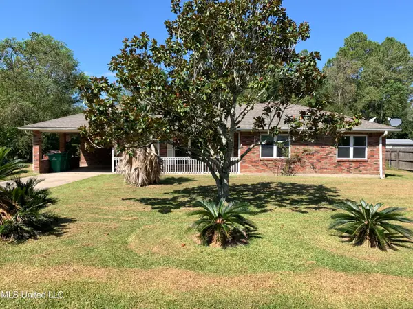 8019 Hancock Drive, Bay Saint Louis, MS 39520