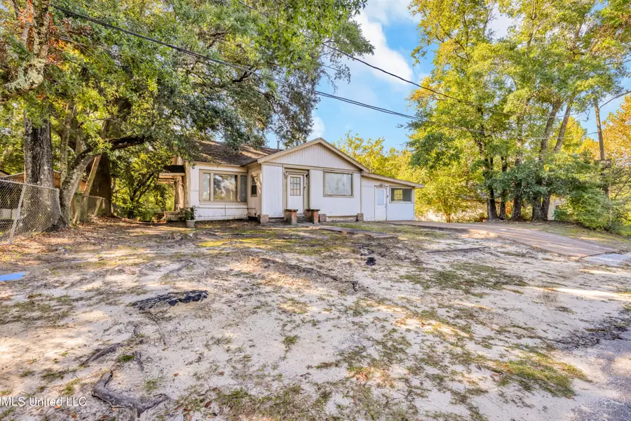 718 Signal Street, Ocean Springs, MS 39564 - Image #2