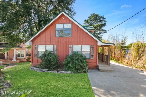 1126 E Lakeshore Drive, Carriere, MS 39426