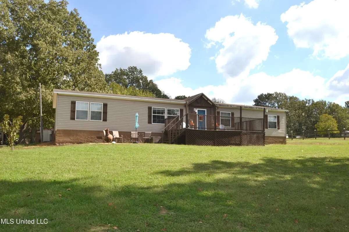 390 Cross Creek Cove, Byhalia, MS 38611 - Image #1