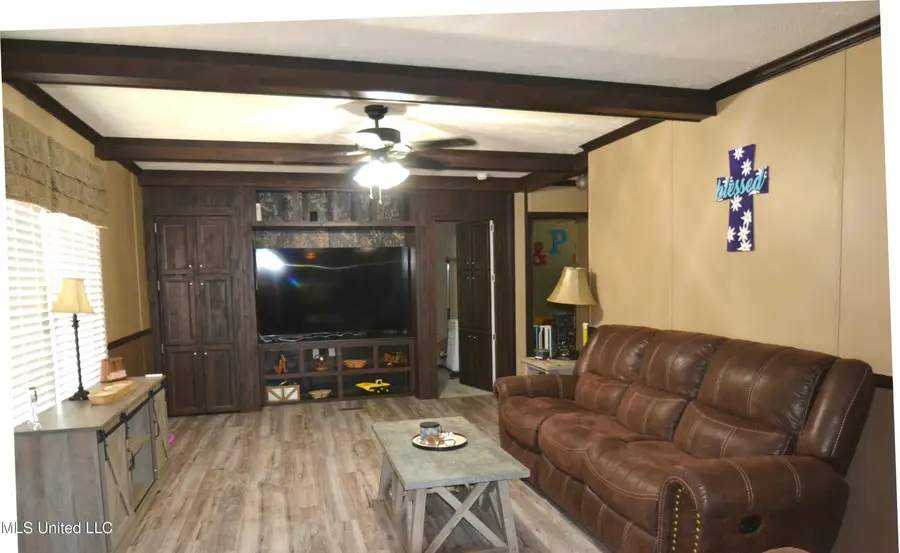 390 Cross Creek Cove, Byhalia, MS 38611 - Image #3