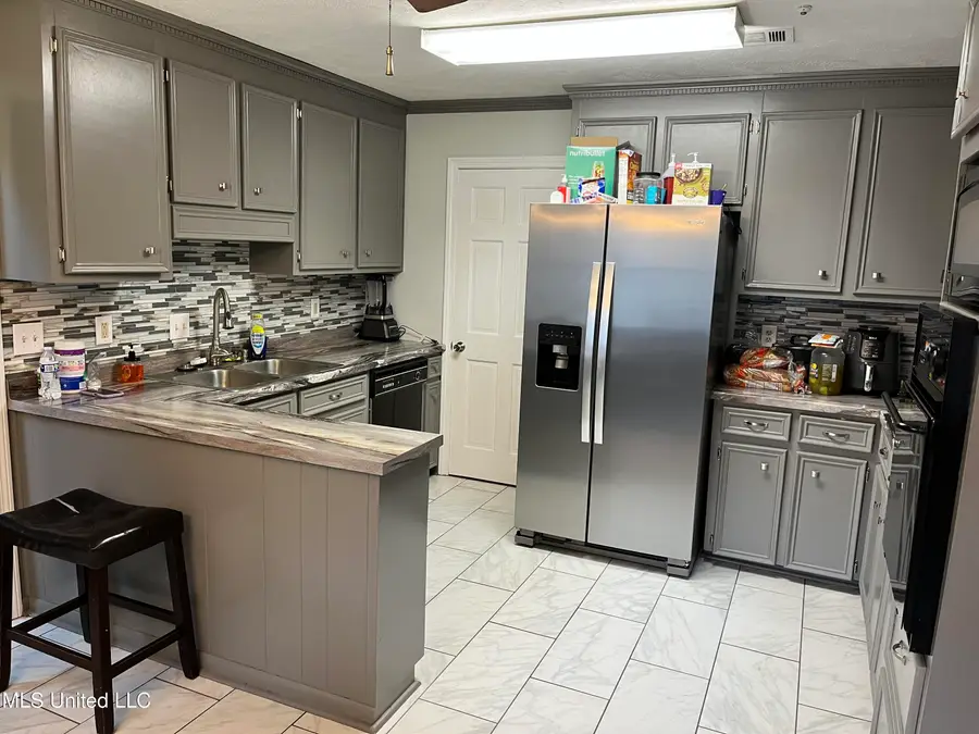 810 Colonial Circle, Jackson, MS 39211 - Image #3