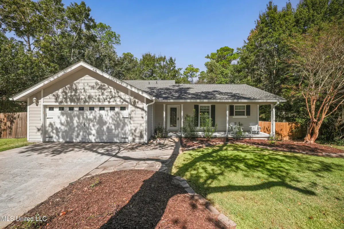 146 Booth Circle, Ocean Springs, MS 39564 - Image #1