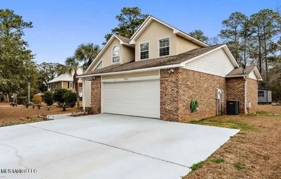 2204 Beachview Drive, Ocean Springs, MS 39564 - Image #2