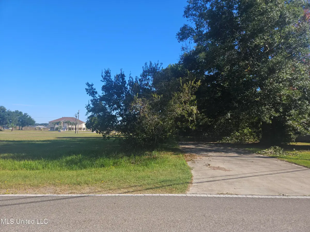 11044 Pin Oak Drive, Biloxi, MS 39532 - Image #1