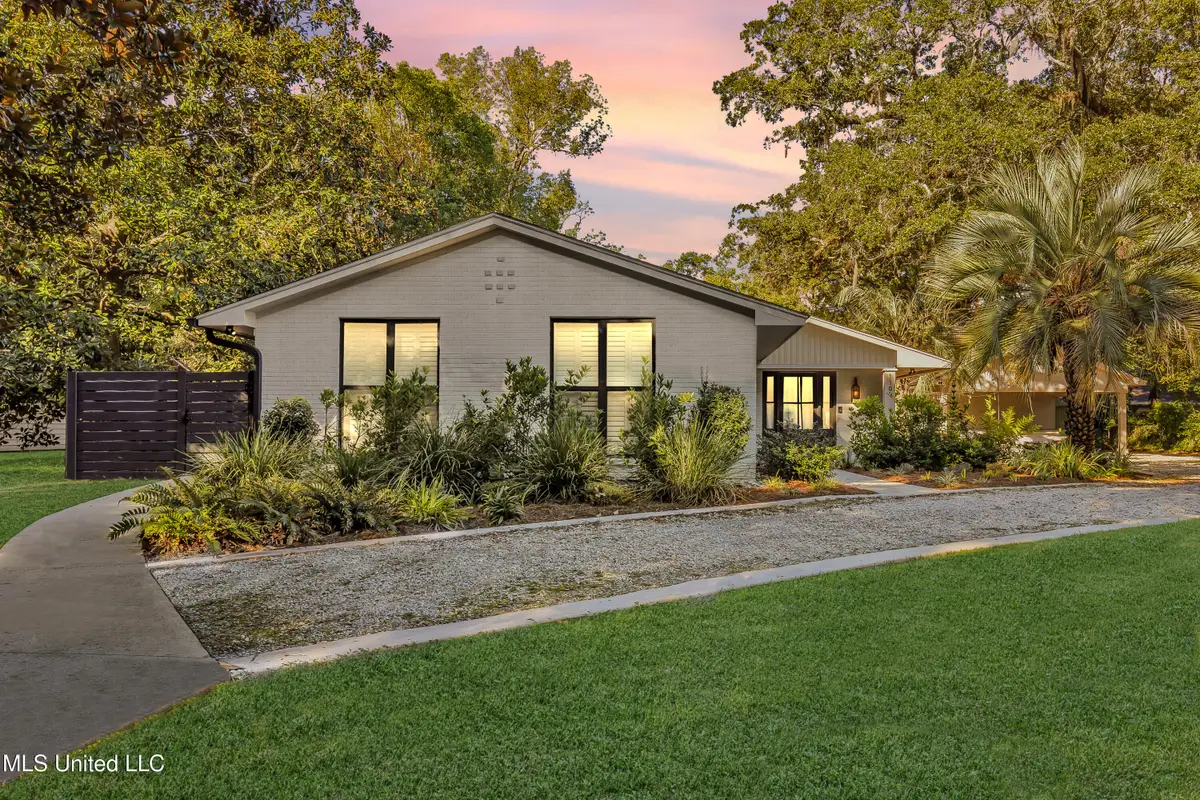 1105 E Cherokee Glen, Ocean Springs, MS 39564 - Image #1