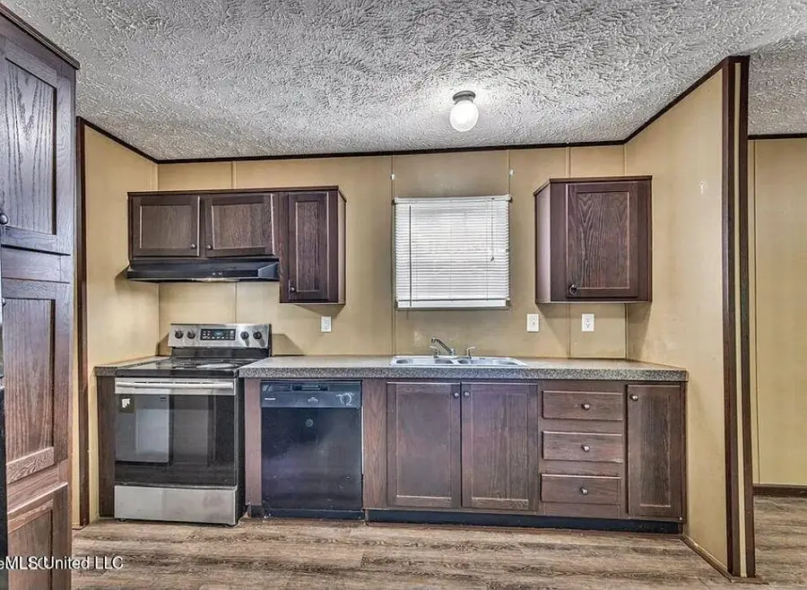 7716 Dahlia Drive, Gautier, MS 39553 - Image #2