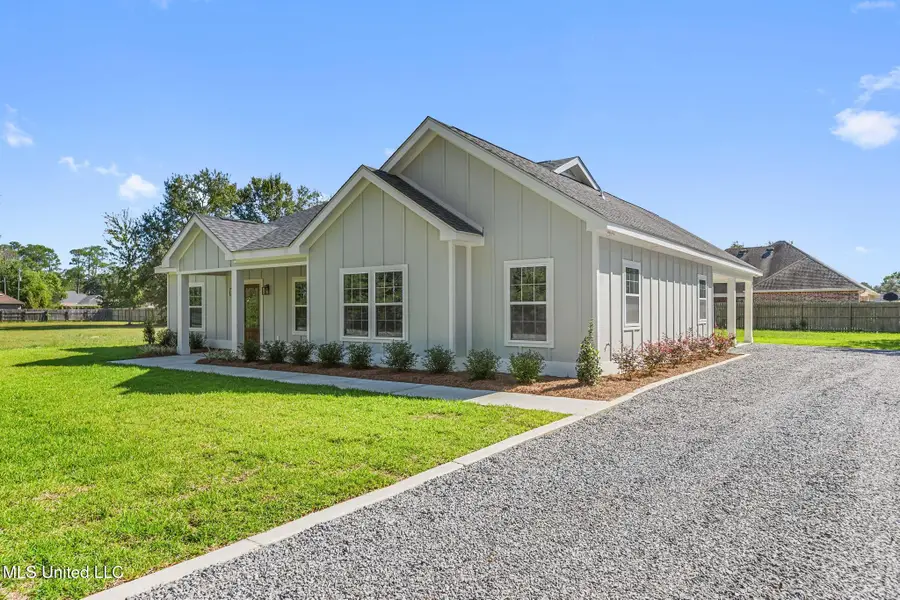 212 Hugo Street, Bay Saint Louis, MS 39520 - Image #2