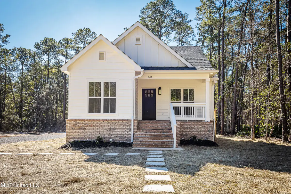 811 Bay Street, Ocean Springs, MS 39564 - Image #1
