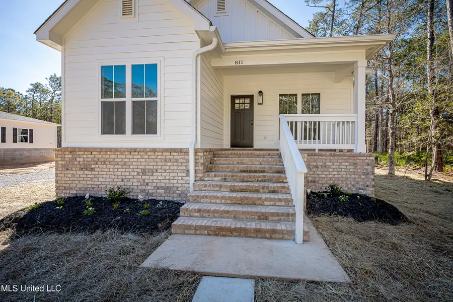 811 Bay Street, Ocean Springs, MS 39564 - Image #3