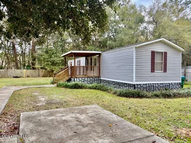 7310 Pineview Drive, Gautier, MS 39553 - Image #1