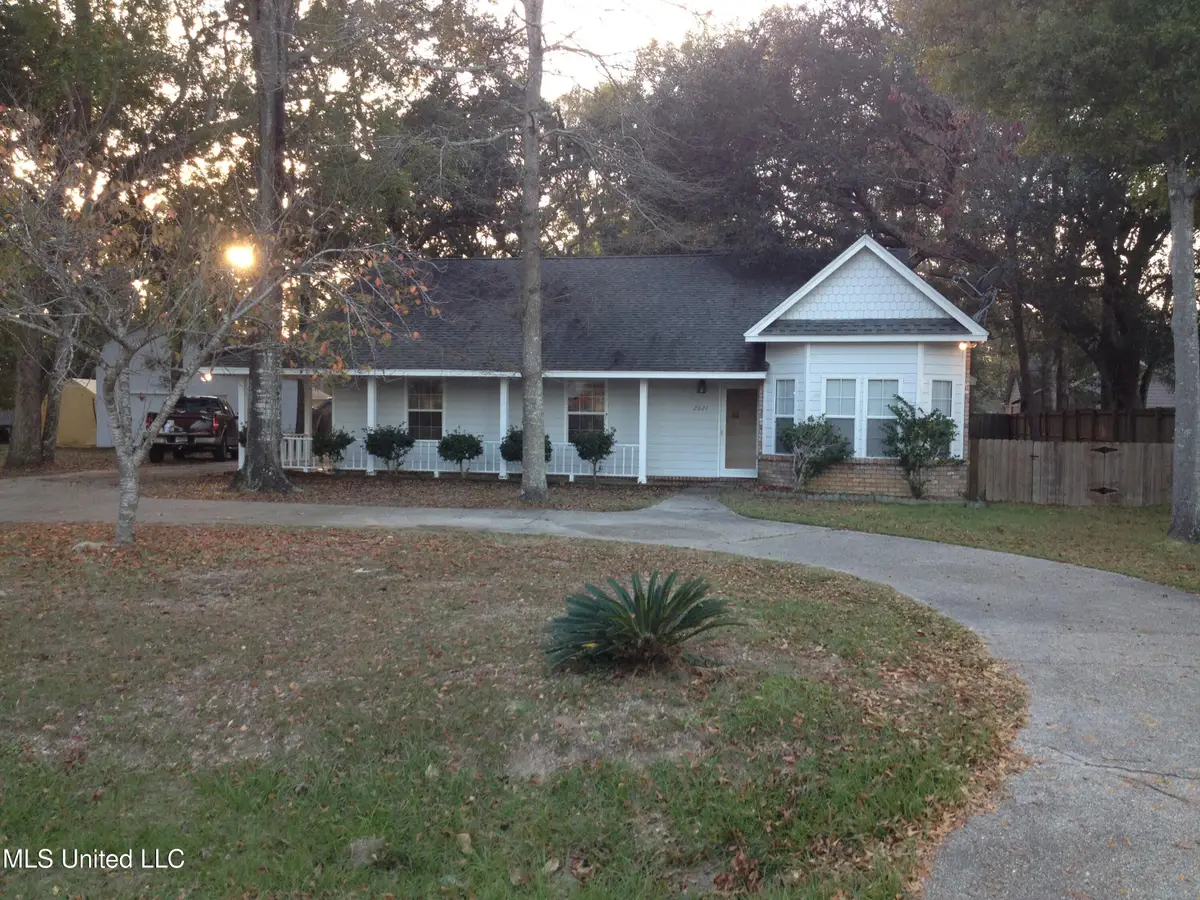 2621 Beachview Drive, Ocean Springs, MS 39564 - Image #1