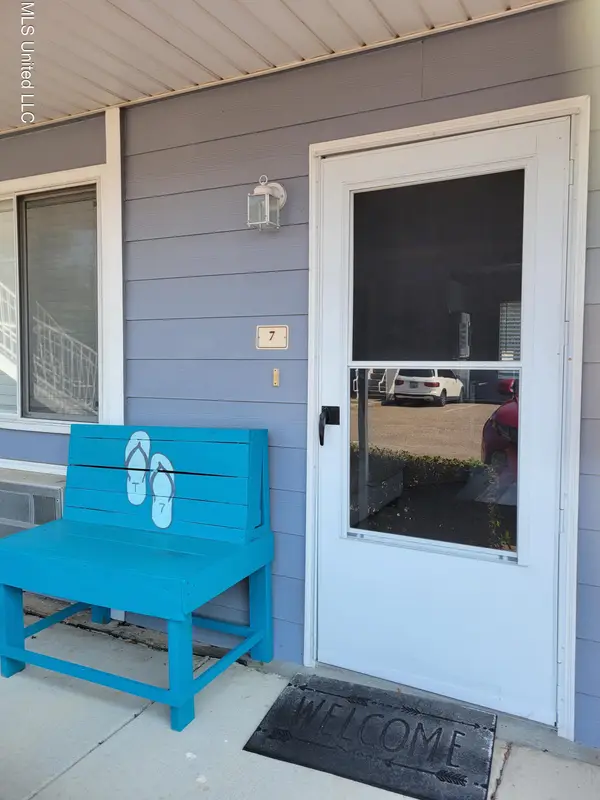 1664 Beach Boulevard, Biloxi, MS 39531