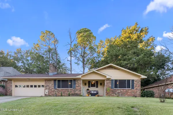 1213 Foxhill Drive, Clinton, MS 39056