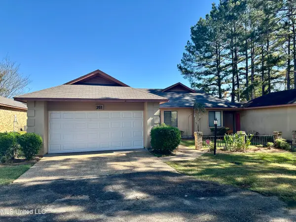 351 E Cascades Circle, Clinton, MS 39056