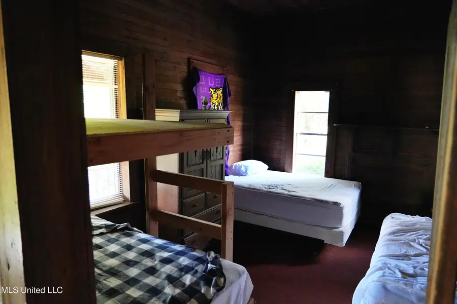 2093 Mallalieu Dr Se, Ruth, MS 39662 - Image #3