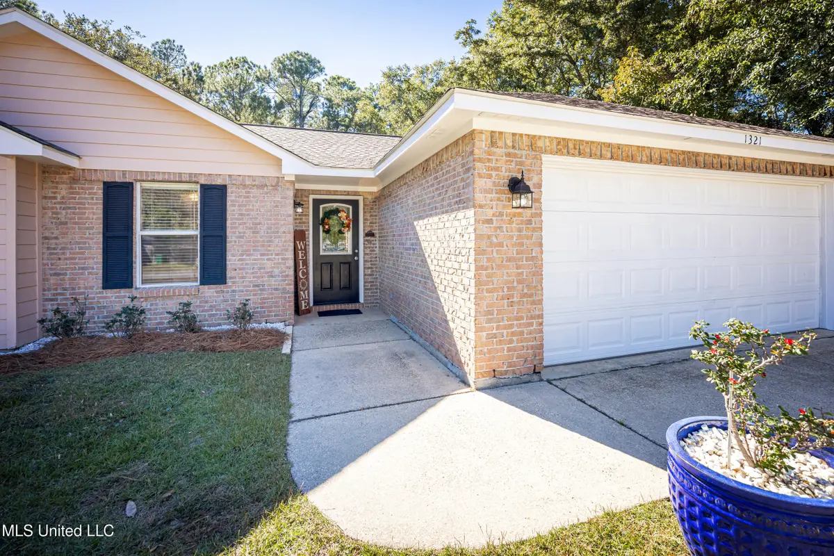 1321 Oak Street, Ocean Springs, MS 39564 - #1