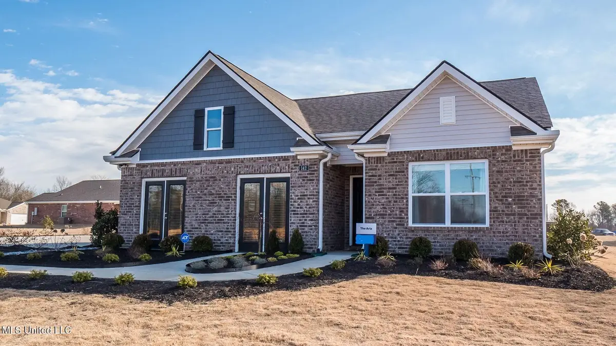 4 S Thorn Tree Street, Byhalia, MS 38611 - Image #1