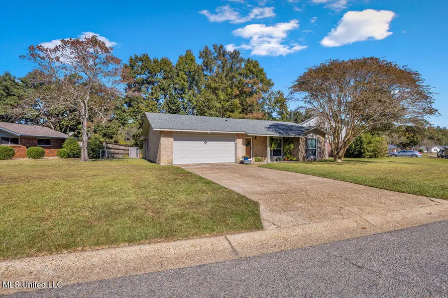 15410 N Parkwood Drive, Gulfport, MS 39503 - Image #3
