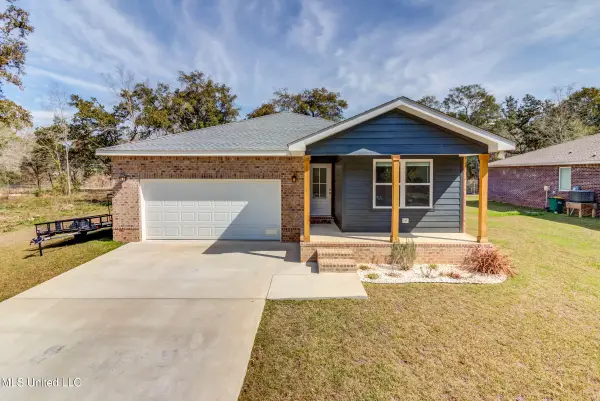 1412 Spruce Street, Ocean Springs, MS 39564