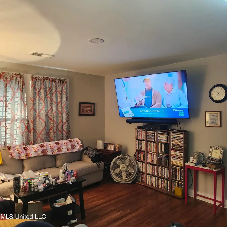 510 Strayhorn Street, Senatobia, MS 38668 - Image #2