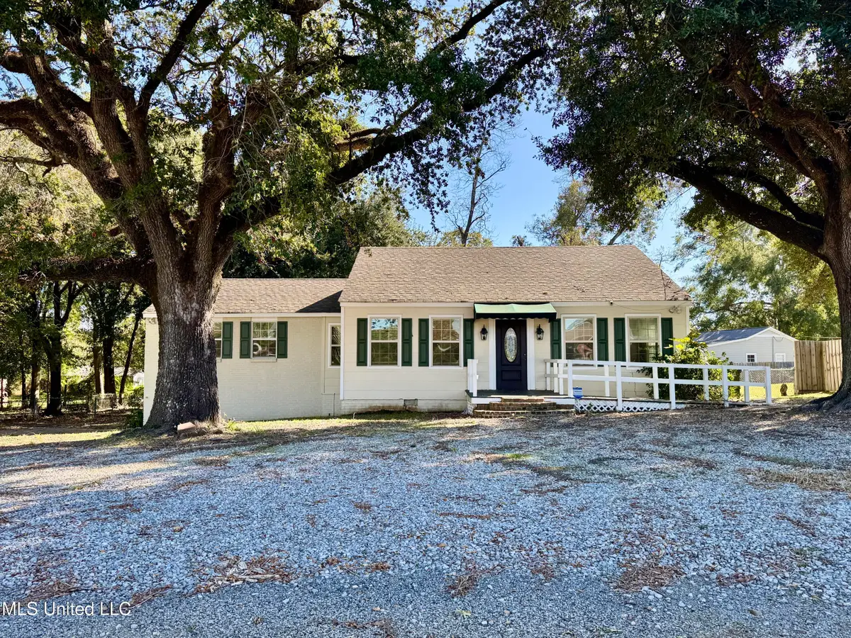 221 S Sgt Prentiss Drive, Natchez, MS 39120 - Image #1