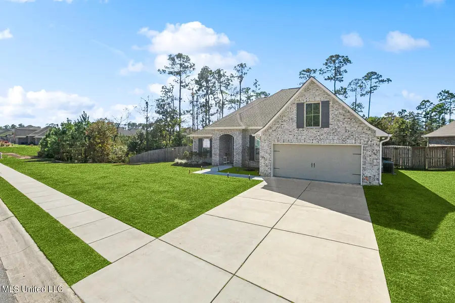 6959 Osprey Drive, Ocean Springs, MS 39564 - Image #2