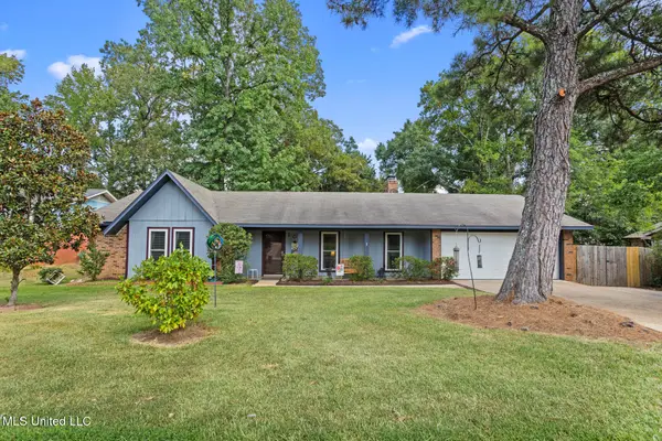 102 Spanish Moss Drive, Clinton, MS 39056